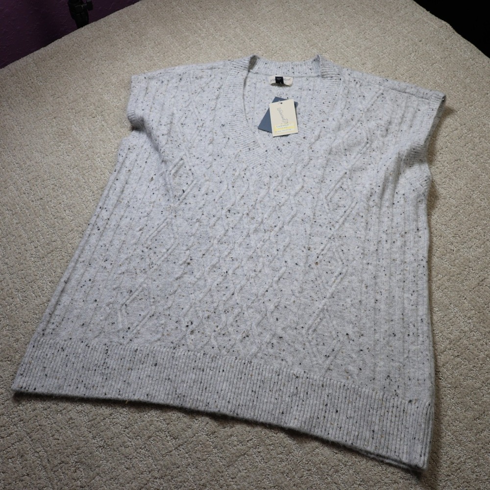 Universal Thread Gray Cable Knit V-Neck Sweater Vest Speckled Marl L